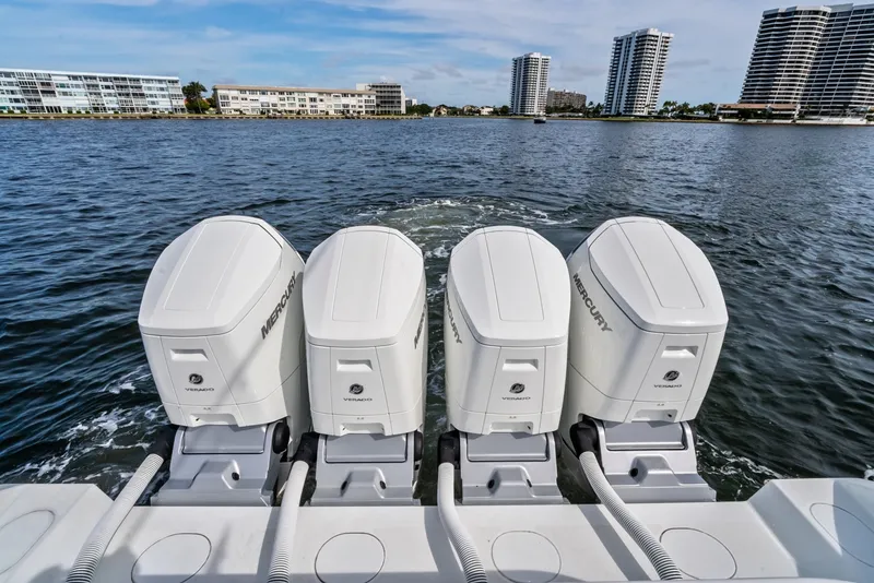 Slide: The Image of Yellowfin 54 Offshore 2024 - 6088045