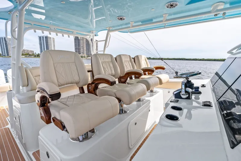 Slide: The Image of Yellowfin 54 Offshore 2024 - 6088047