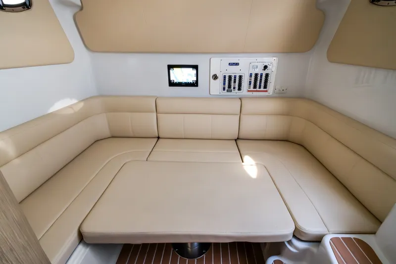 Slide: The Image of Yellowfin 54 Offshore 2024 - 6088022