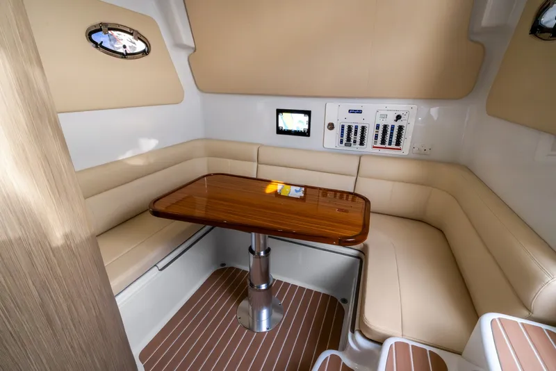 Slide: The Image of Yellowfin 54 Offshore 2024 - 6088026