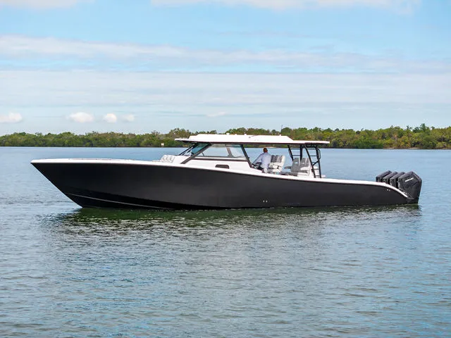 Slide: The Image of Yellowfin 54 Offshore 2024 - 62