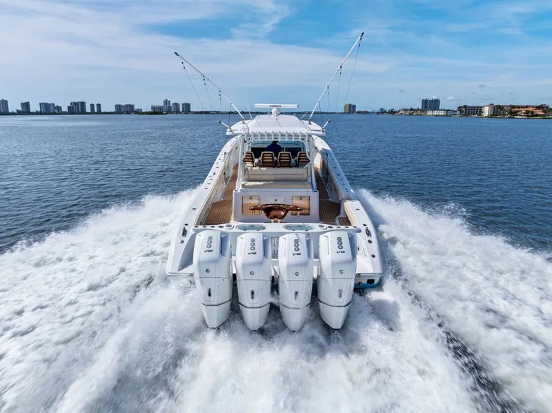 Slide: The Image of Yellowfin 54 Offshore 2024 - 6088004