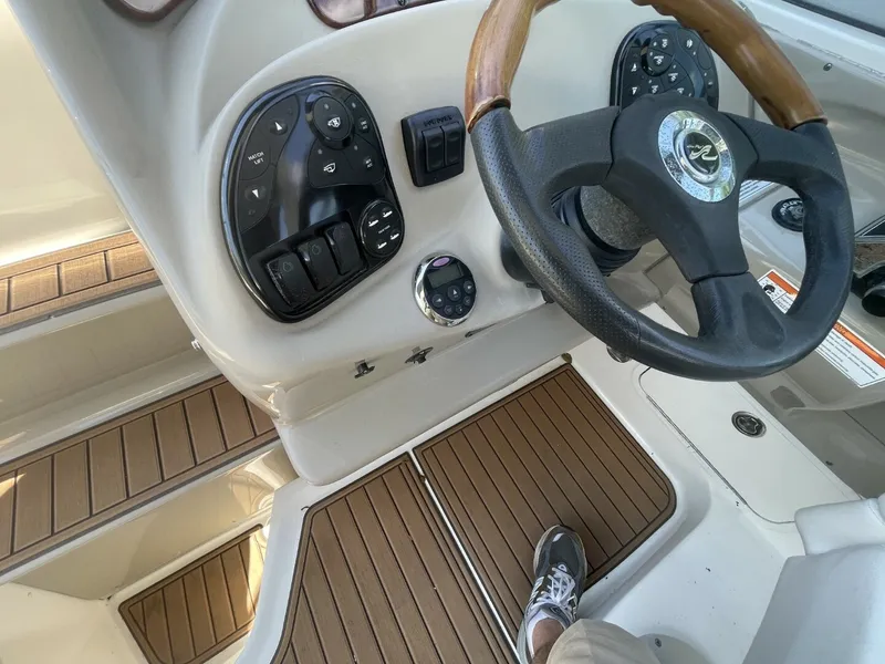 Slide: The Image of Sea Ray 280 Sundancer 2008 - 6074709