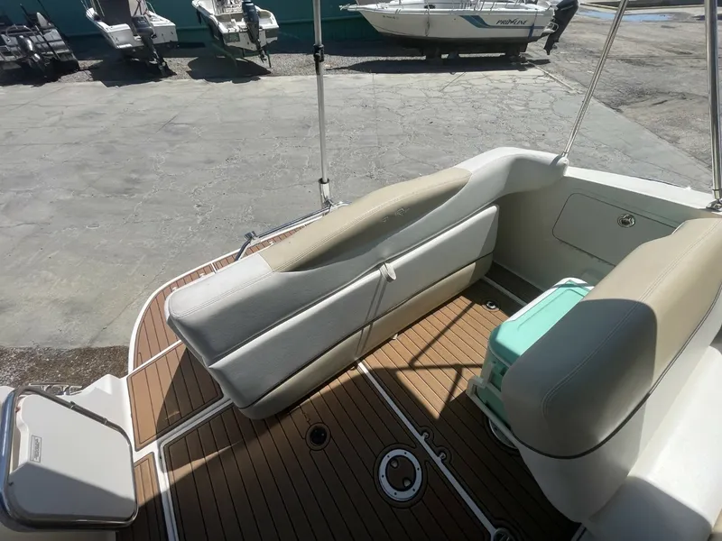 Slide: The Image of Sea Ray 280 Sundancer 2008 - 6074699