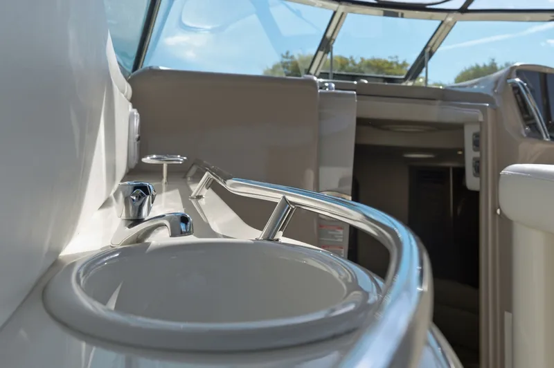 Slide: The Image of Sea Ray 360 SUNDANCER 2004 - 8124171