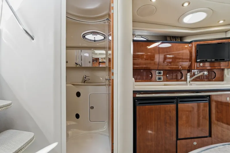 Slide: The Image of Sea Ray 360 SUNDANCER 2004 - 8124182