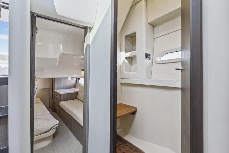 Slide: The Image of Regal 38 XO 2020 - 6085264