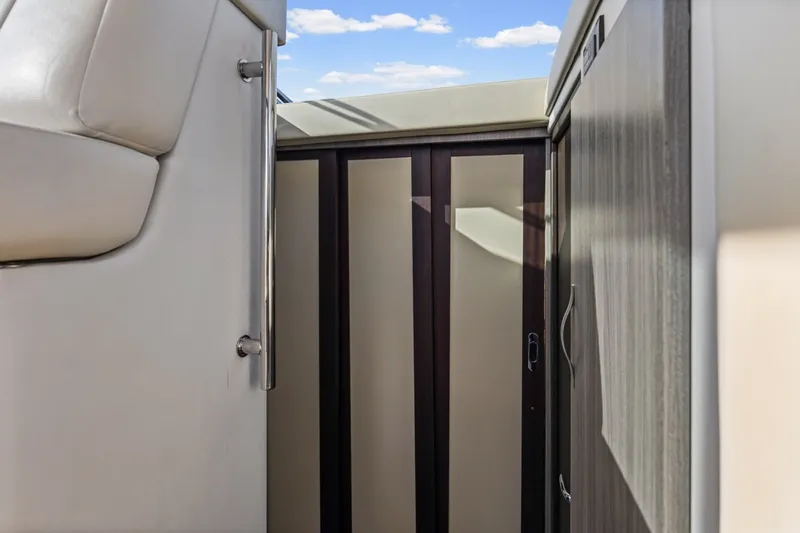 Slide: The Image of Regal 38 XO 2020 - 6085276