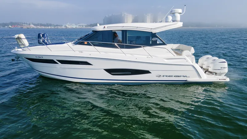 Slide: The Image of Regal 38 XO 2020 - 6085295