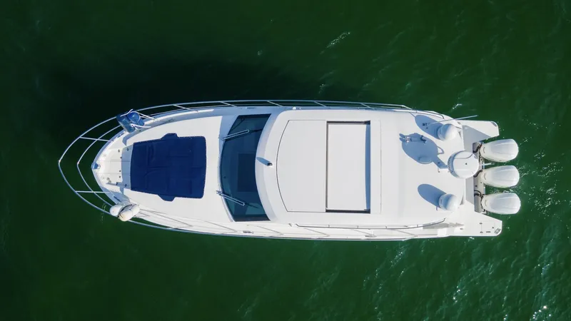 Slide: The Image of Regal 38 XO 2020 - 6085297