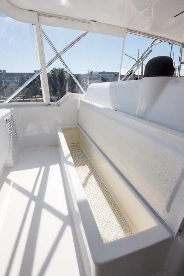 Slide: The Image of Hatteras 60 SALT RUSH - Flybridge Seating 2000 Hatteras 60 SALT RUSH - 7867223