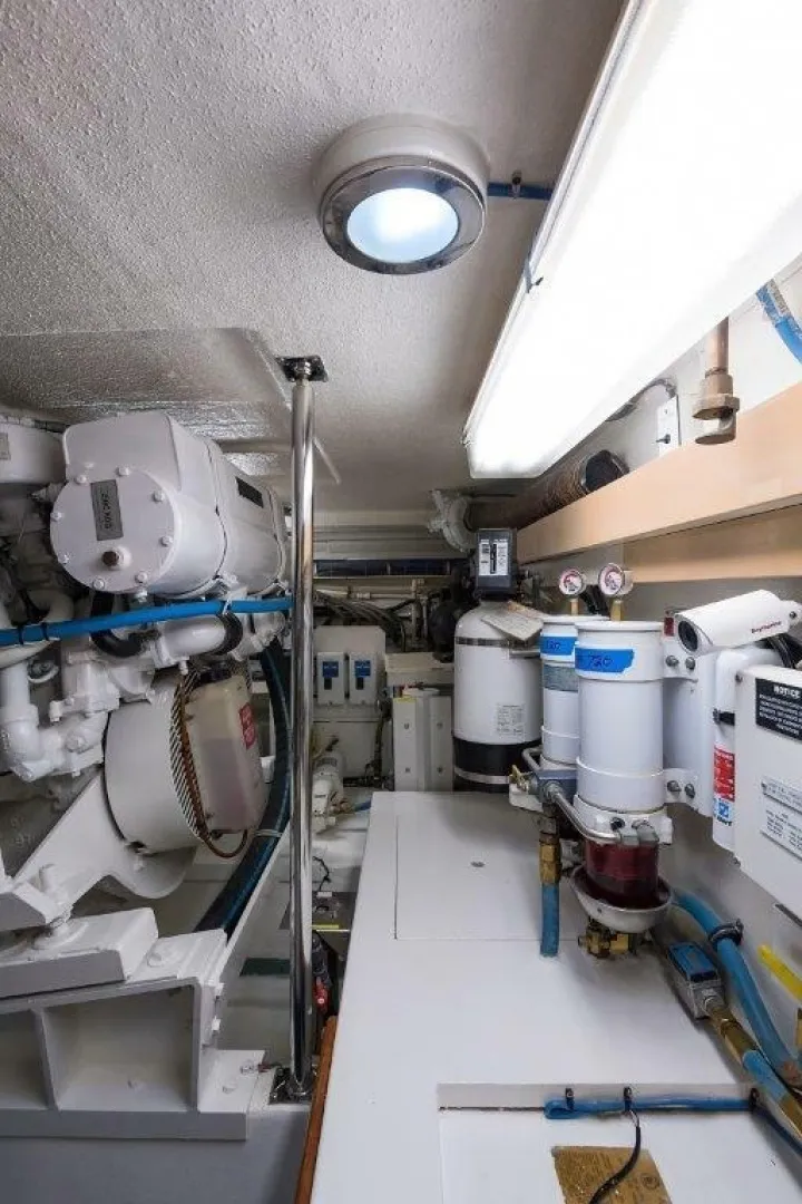 Slide: The Image of Hatteras 60 SALT RUSH - Engine Room 2000 Hatteras 60 SALT RUSH - 7867272