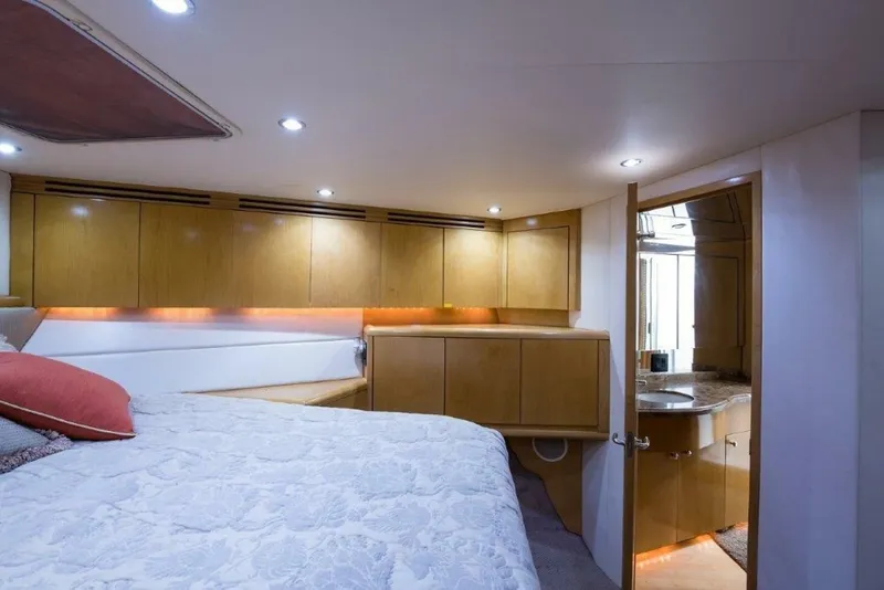 Slide: The Image of Hatteras 60 SALT RUSH - Forward Guest Cabin 2000 Hatteras 60 SALT RUSH - 7867257