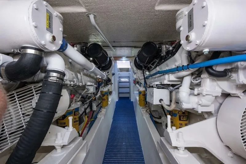 Slide: The Image of Hatteras 60 SALT RUSH - Engine Room 2000 Hatteras 60 SALT RUSH - 7867267