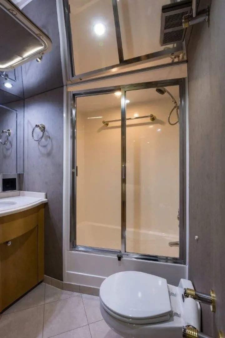 Slide: The Image of Hatteras 60 SALT RUSH - Master Stateroom Ensuite Head 2000 Hatteras 60 SALT RUSH - 7867252