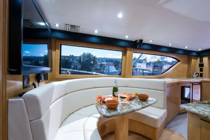 Slide: The Image of Hatteras 60 SALT RUSH - Dinette 2000 Hatteras 60 SALT RUSH - 7867244