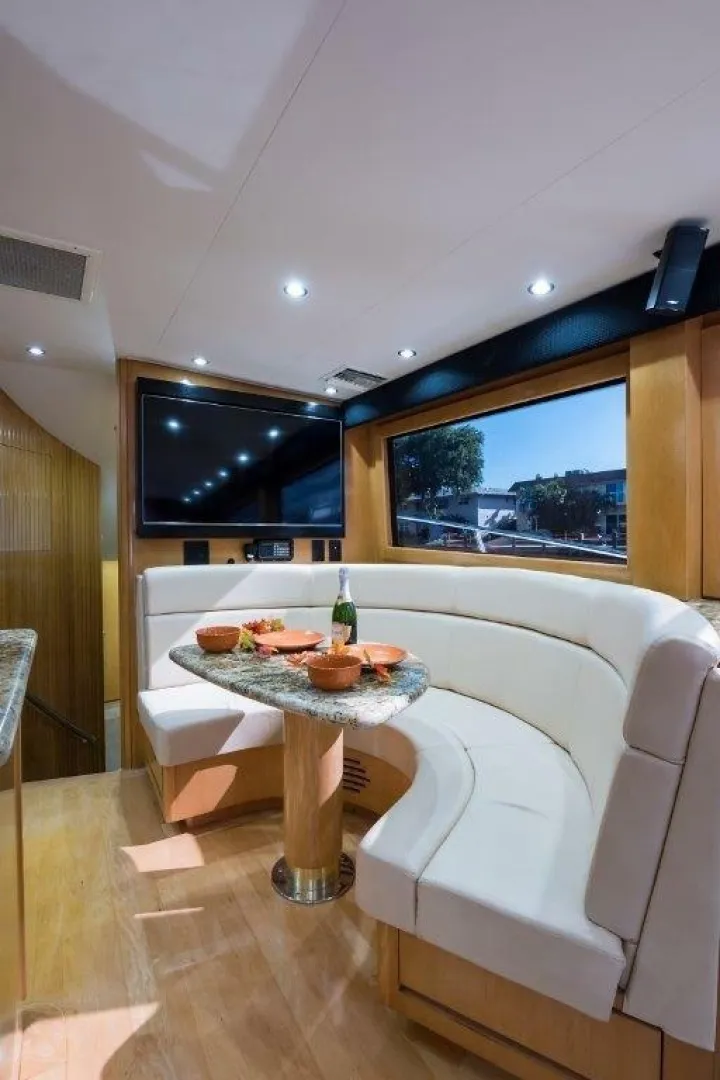 Slide: The Image of Hatteras 60 SALT RUSH - Dinette 2000 Hatteras 60 SALT RUSH - 7867245
