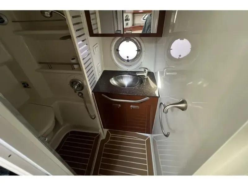 Slide: The Image of Sea Ray 370 SUNDANCER 2012 - 6074914