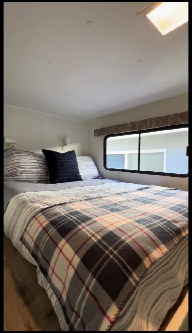 Slide: The Image of Aqua Chalet 4614 1999 - 6074999