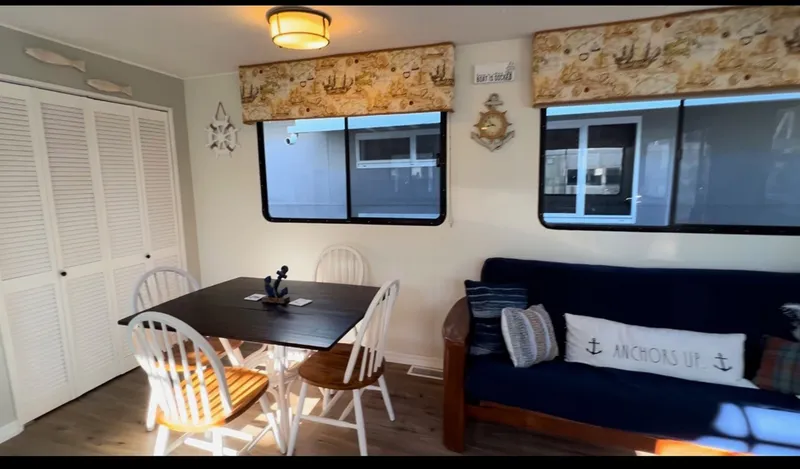 Slide: The Image of Aqua Chalet 4614 1999 - 6074994