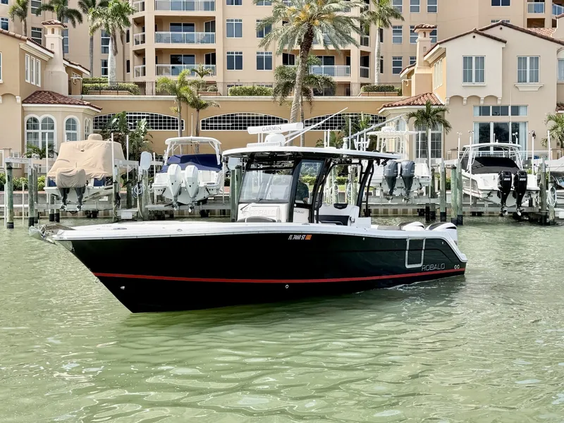 Slide: The Image of Robalo R302 Center Console 2021 - 6077223