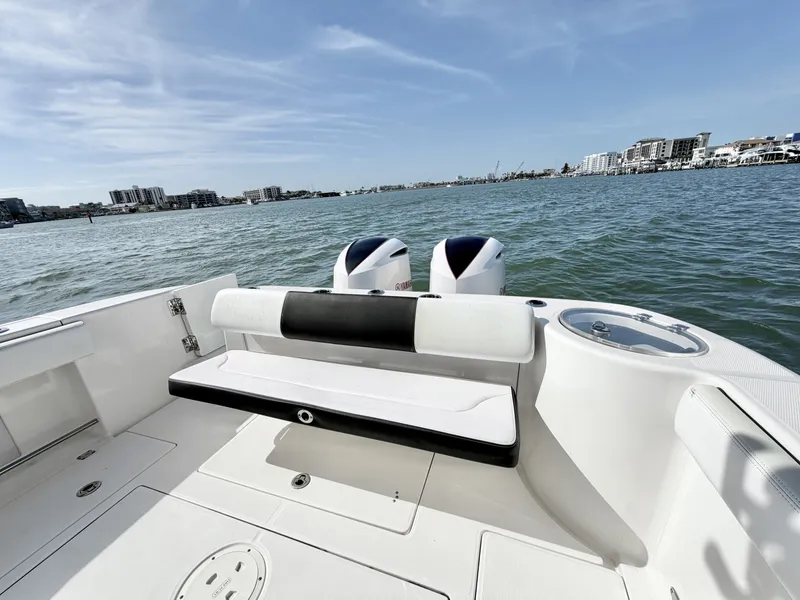 Slide: The Image of Robalo R302 Center Console 2021 - 6077214