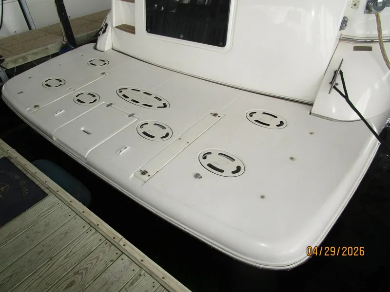 Slide: The Image of 44' Cruisers swmplatform - 6075678