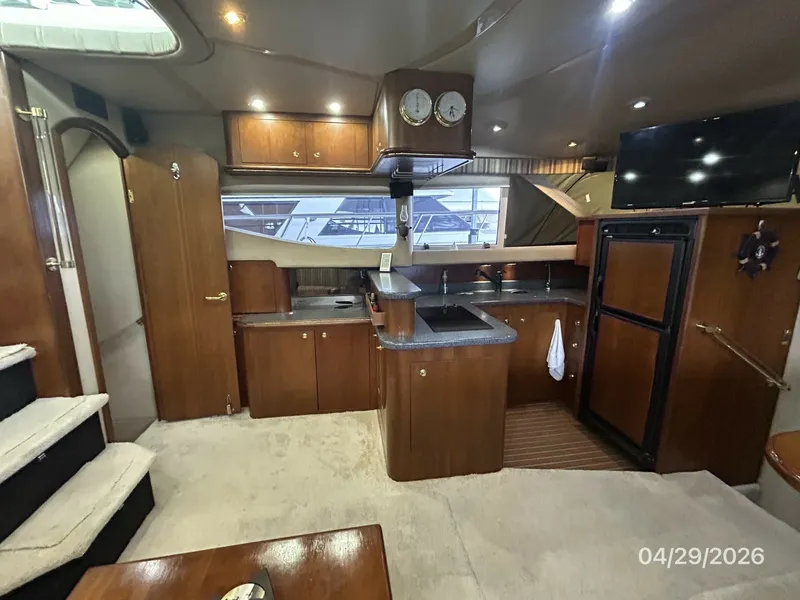 Slide: The Image of 44' Cruisers salon port - 6075659