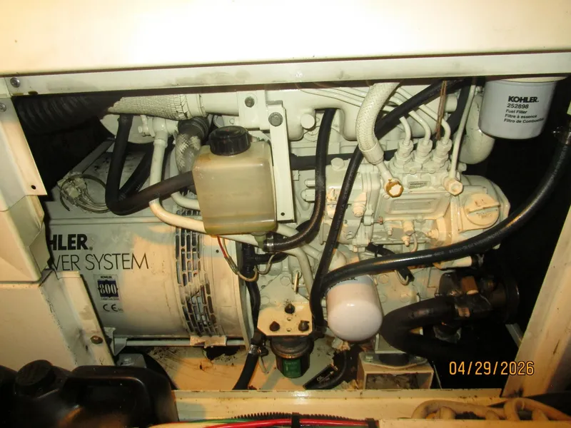 Slide: The Image of 44' Cruisers generator - 6075633