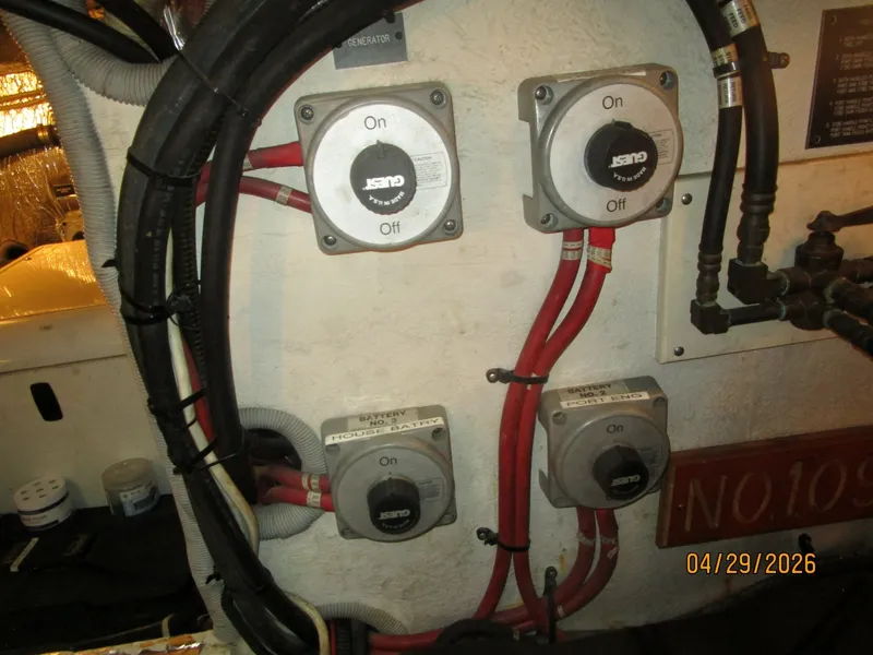 Slide: The Image of 44' Cruisers battery switches - 6075614