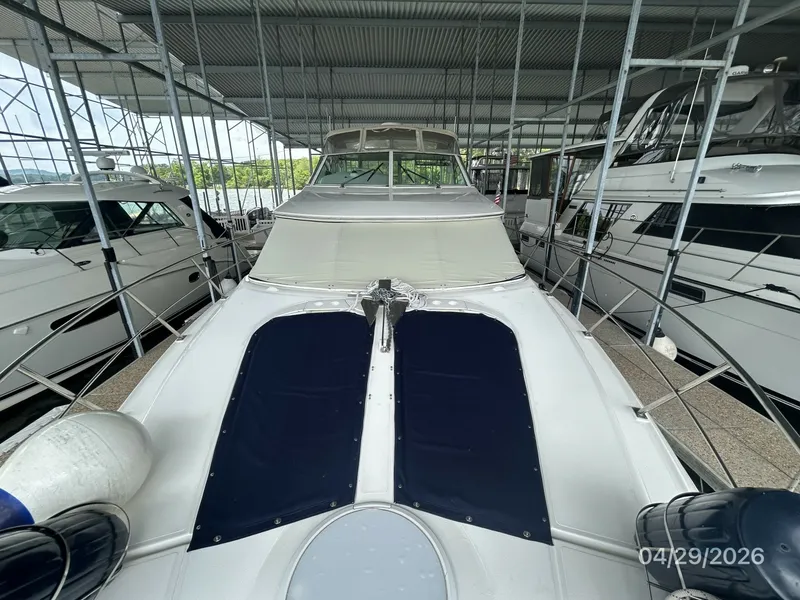Slide: The Image of 44' Cruisers foredeck aft - 6075622