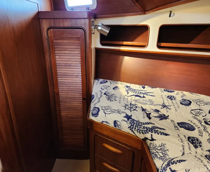 Slide: The Image of Gulfstar 44 Motor Cruiser 1980 - 6075723