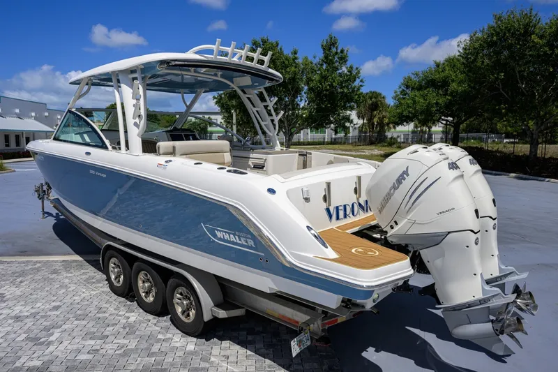 Slide: The Image of Boston Whaler 32 - Veronica 2023 Boston Whaler 32 Vantage - Veronica - 7655247