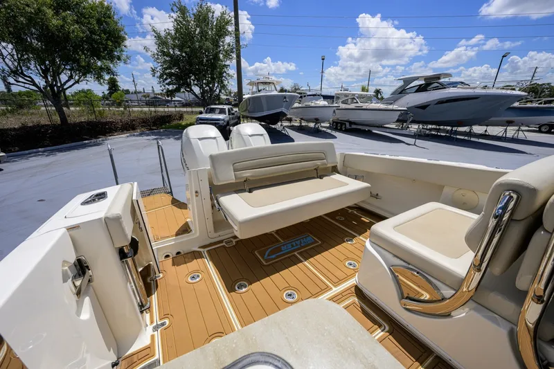 Slide: The Image of Boston Whaler 32 - Veronica 2023 Boston Whaler 32 Vantage - Veronica - 7655261