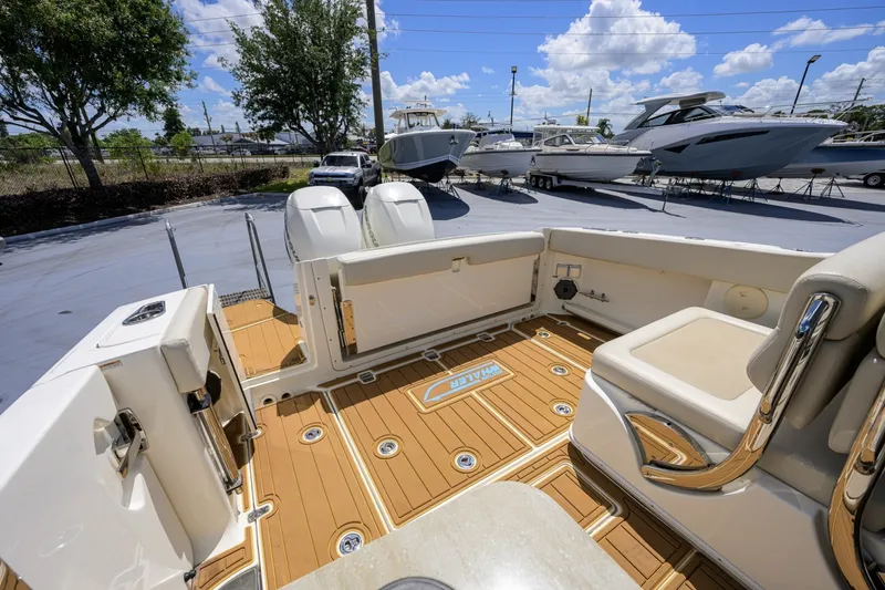 Slide: The Image of Boston Whaler 32 - Veronica 2023 Boston Whaler 32 Vantage - Veronica - 7655259