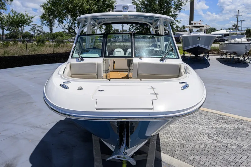 Slide: The Image of Boston Whaler Vantage 2023 - 6075929