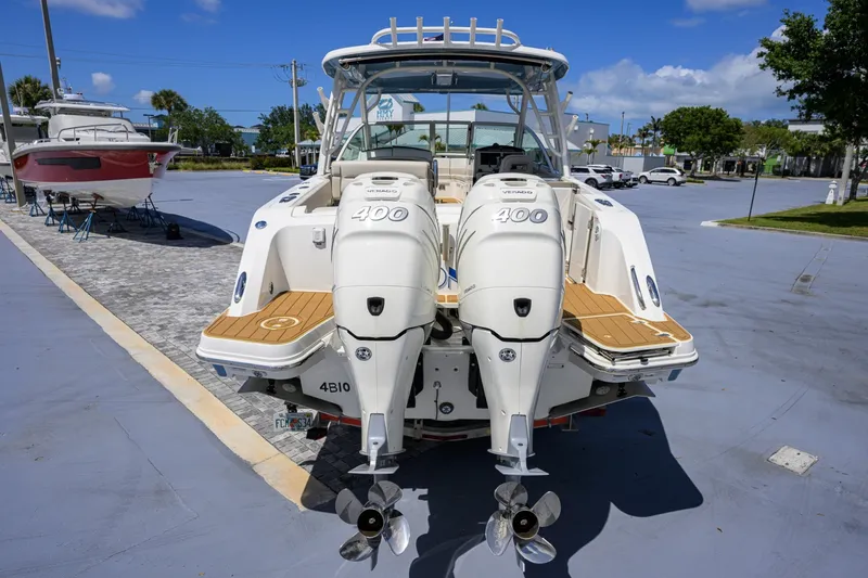 Slide: The Image of Boston Whaler Vantage 2023 - 6075936