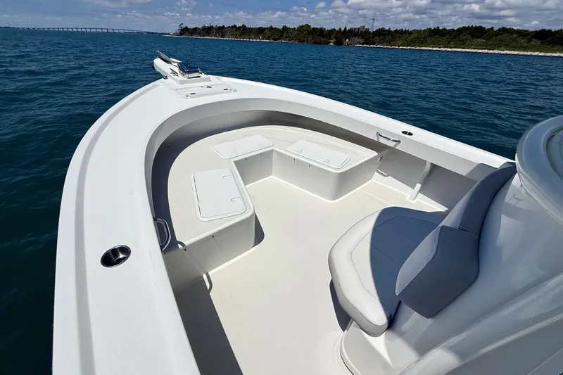 Slide: The Image of Parker Marine 2801 2022 - 6076726