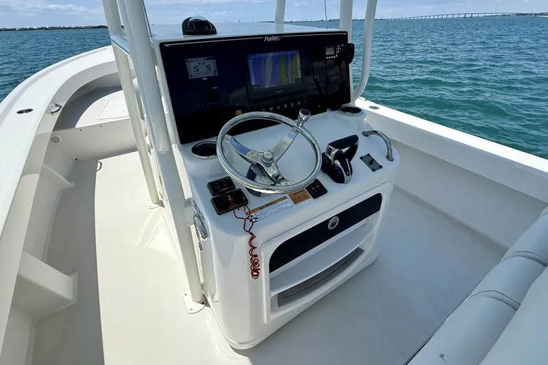 Slide: The Image of Parker Marine 2801 2022 - 6076730