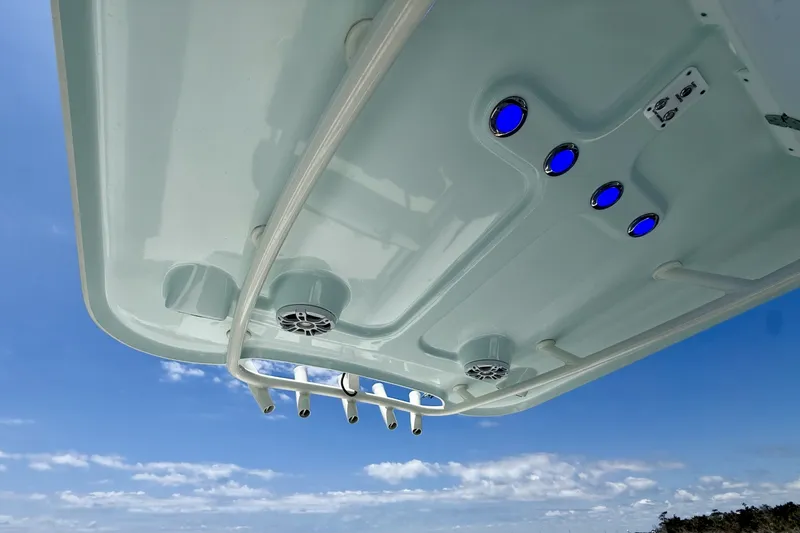Slide: The Image of Parker Marine 2801 2022 - 6076733