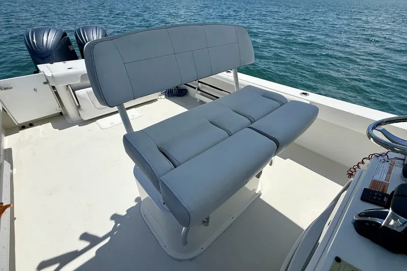 Slide: The Image of Parker Marine 2801 2022 - 6076735