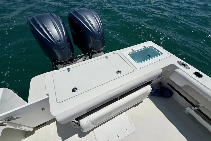 Slide: The Image of Parker Marine 2801 2022 - 6076741