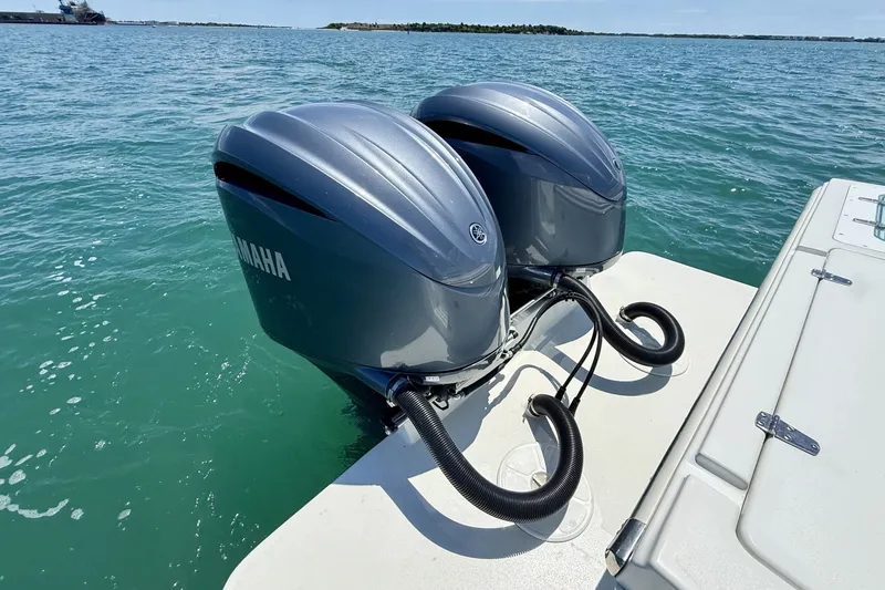 Slide: The Image of Parker Marine 2801 2022 - 6076743