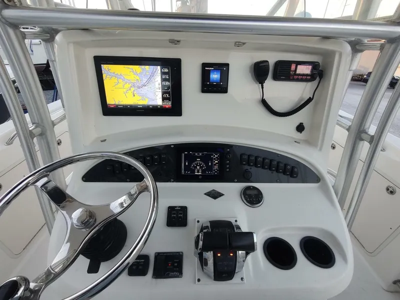 Slide: The Image of Boston Whaler 320 Outrage 2006 - 6841542
