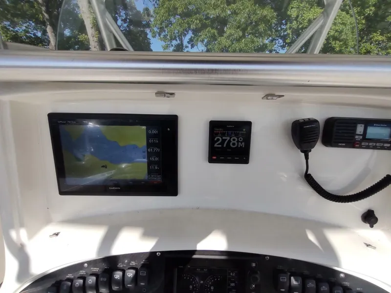 Slide: The Image of Boston Whaler 320 Outrage 2006 - 6841536