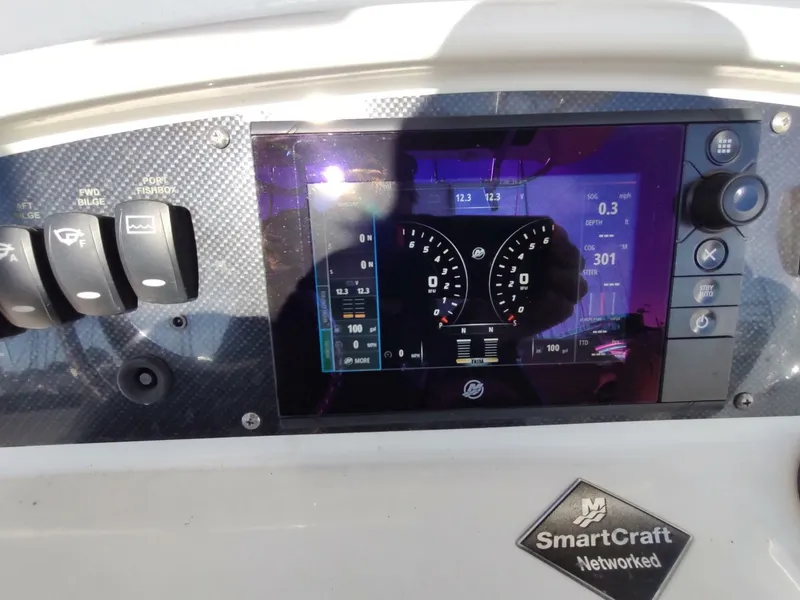 Slide: The Image of Boston Whaler 320 Outrage 2006 - 6841538
