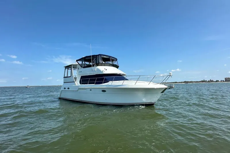 The Image of Carver Yachts 406 Motor Yacht 2000 - 6076078