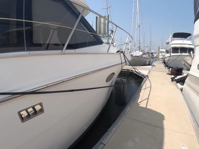 Slide: The Image of Carver Yachts 406 Motor Yacht 2000 - 6076099