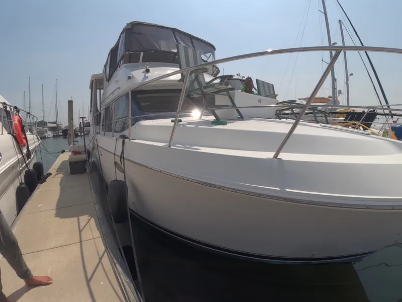 Slide: The Image of Carver Yachts 406 Motor Yacht 2000 - 6076100