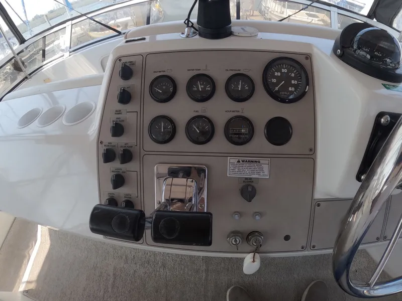 Slide: The Image of Carver Yachts 406 Motor Yacht 2000 - 6076104